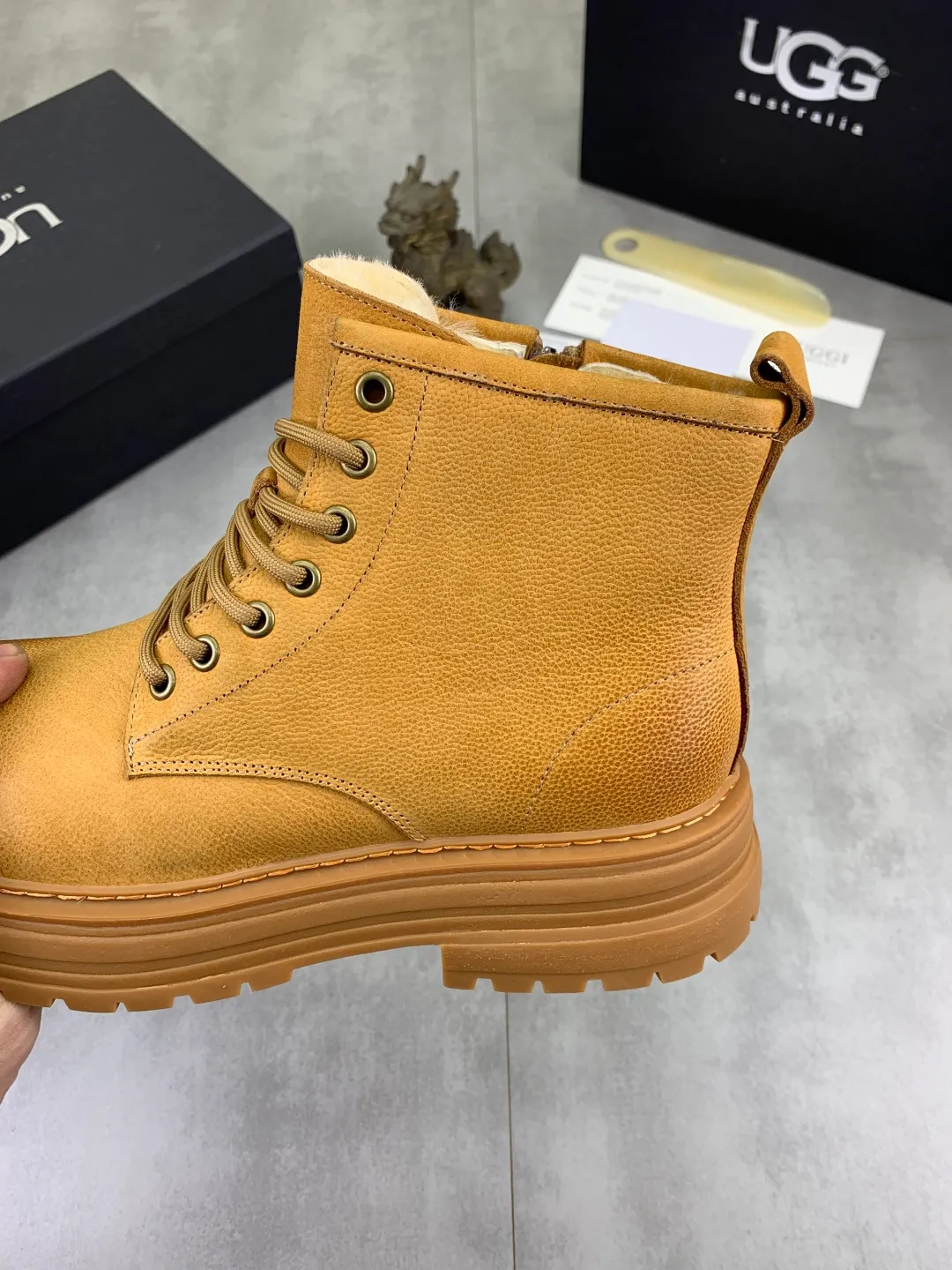 Men's men's shoes 💰P660 New arrival 🆕🆕🆕 IUGGI Men's British retro Martin boots Winter new men's outdoor hiking boots First layer of cowhide on the outside and wool on the inside Comfortable and warm Rubber sole sole Non-slip and firm Trendy and fashionable Casual and versatile Size: 38-44 (45 customized) Color: three colors